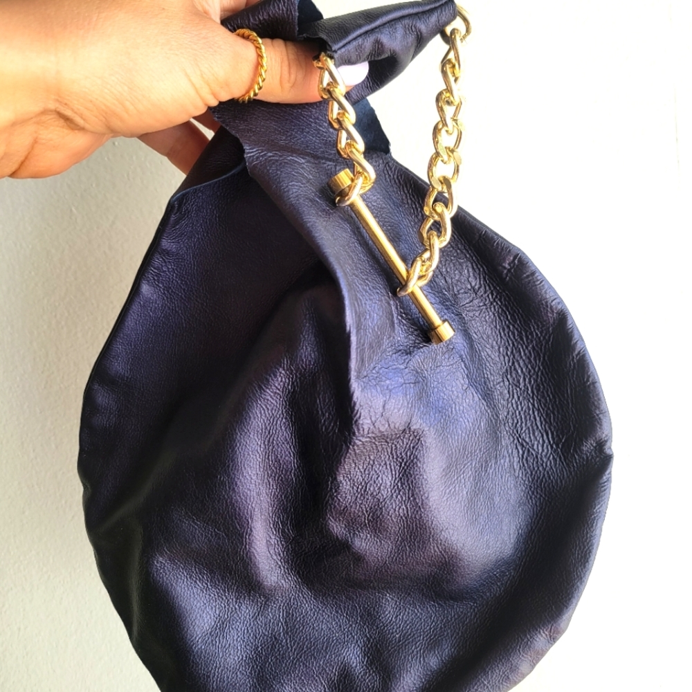 Handmade leather knot purse